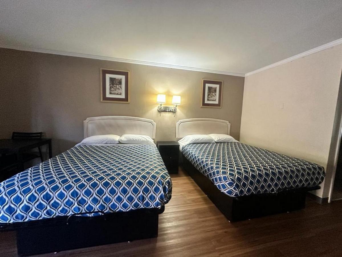 Loyalty Inn Rockingham Bagian luar foto