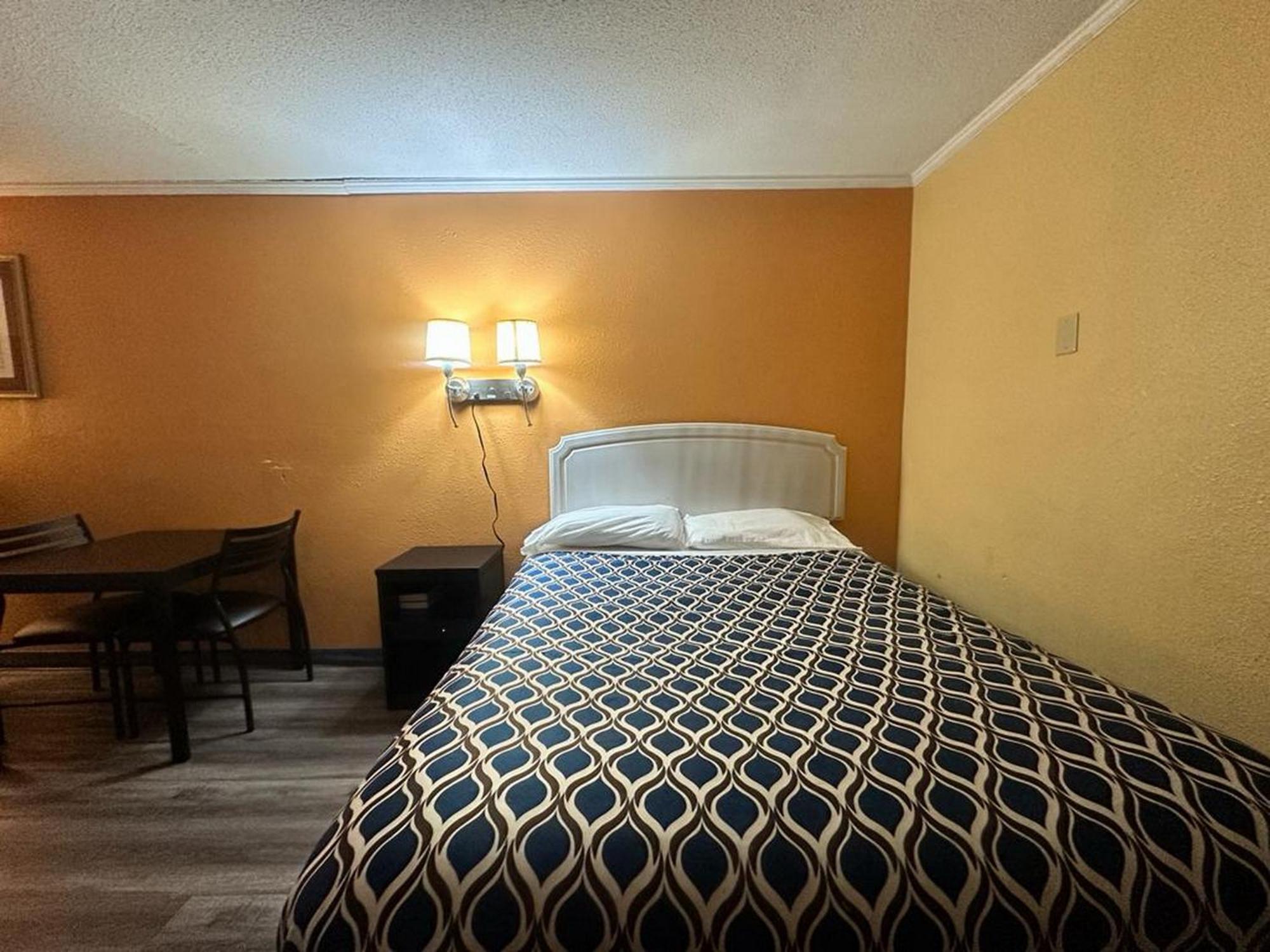 Loyalty Inn Rockingham Bagian luar foto