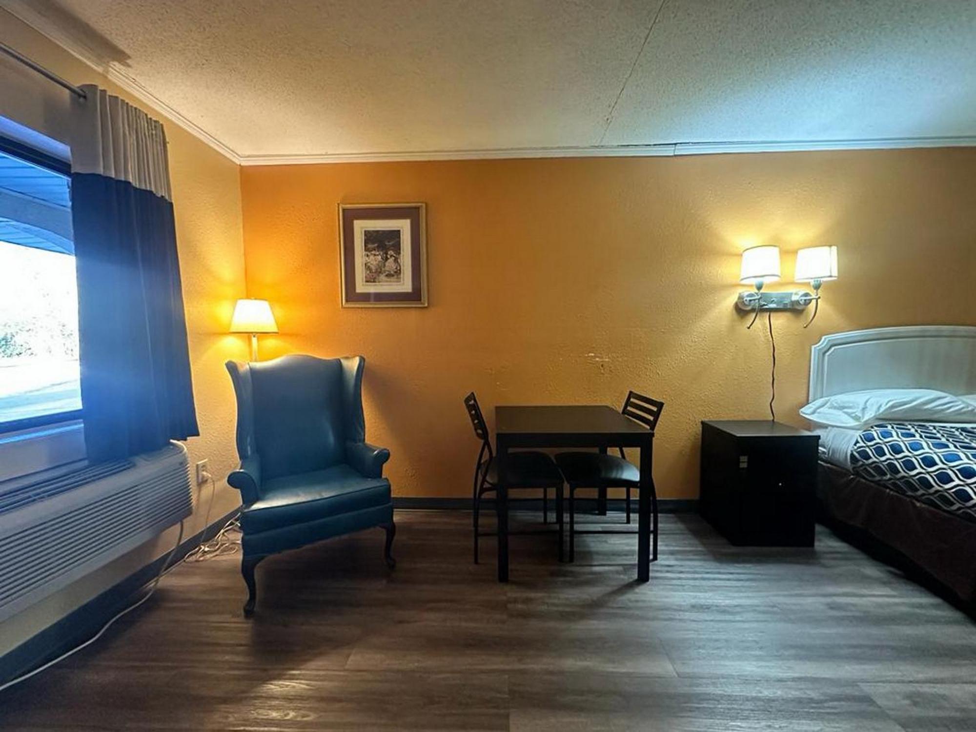 Loyalty Inn Rockingham Bagian luar foto