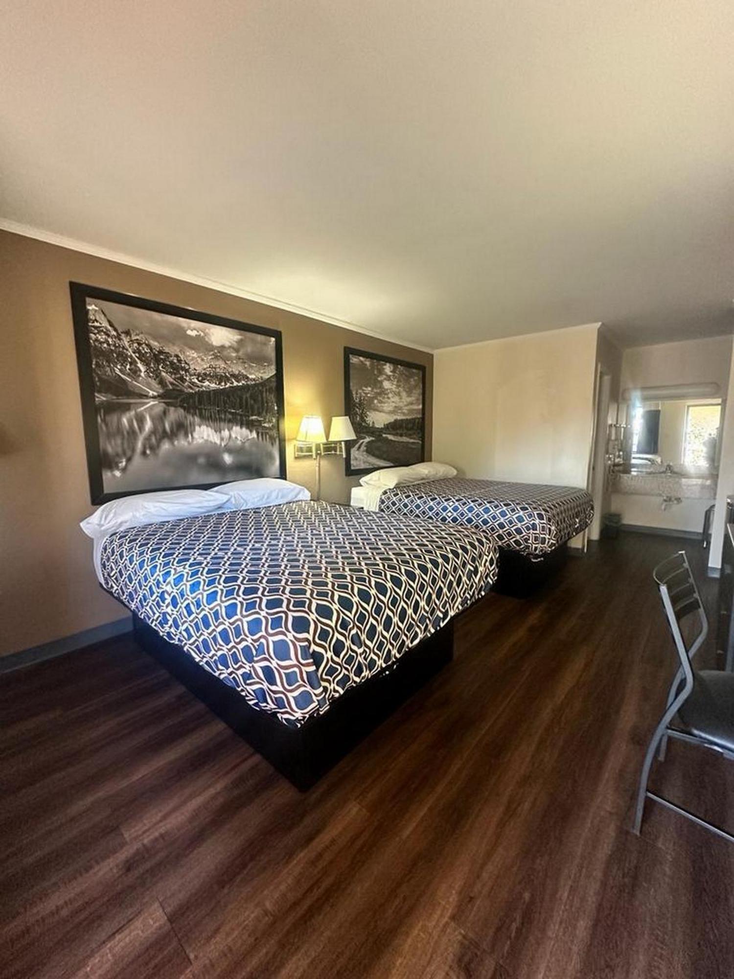 Loyalty Inn Rockingham Bagian luar foto