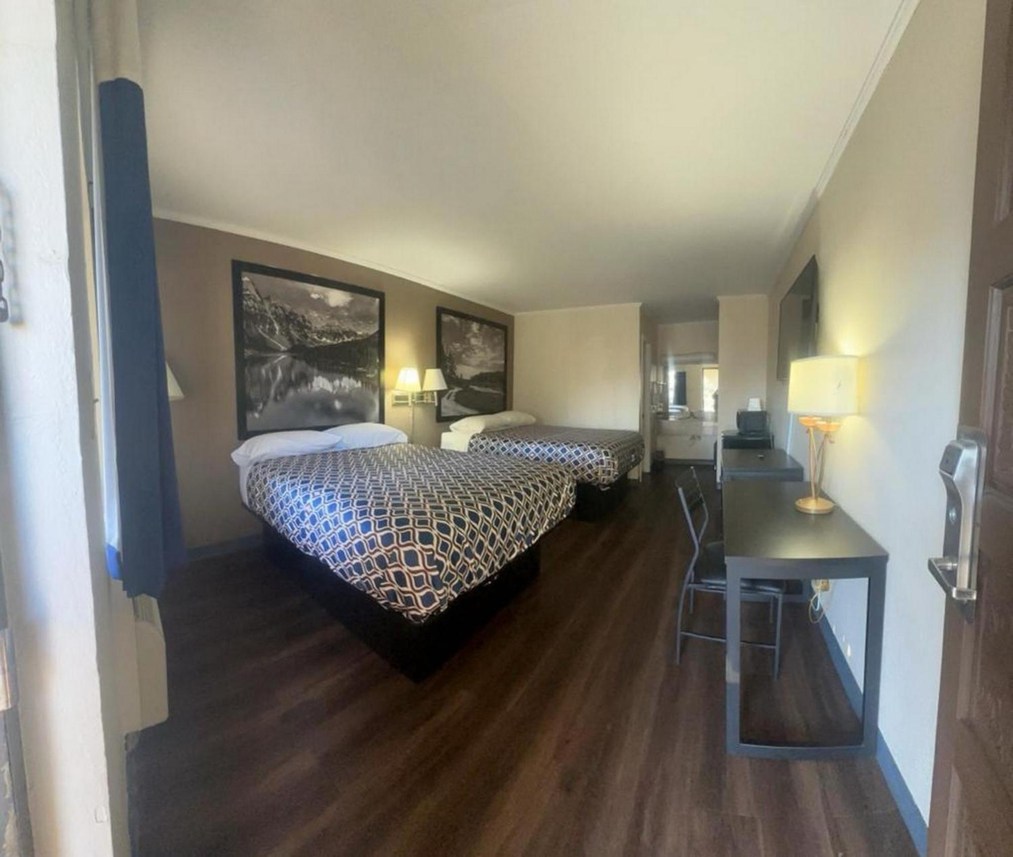 Loyalty Inn Rockingham Bagian luar foto