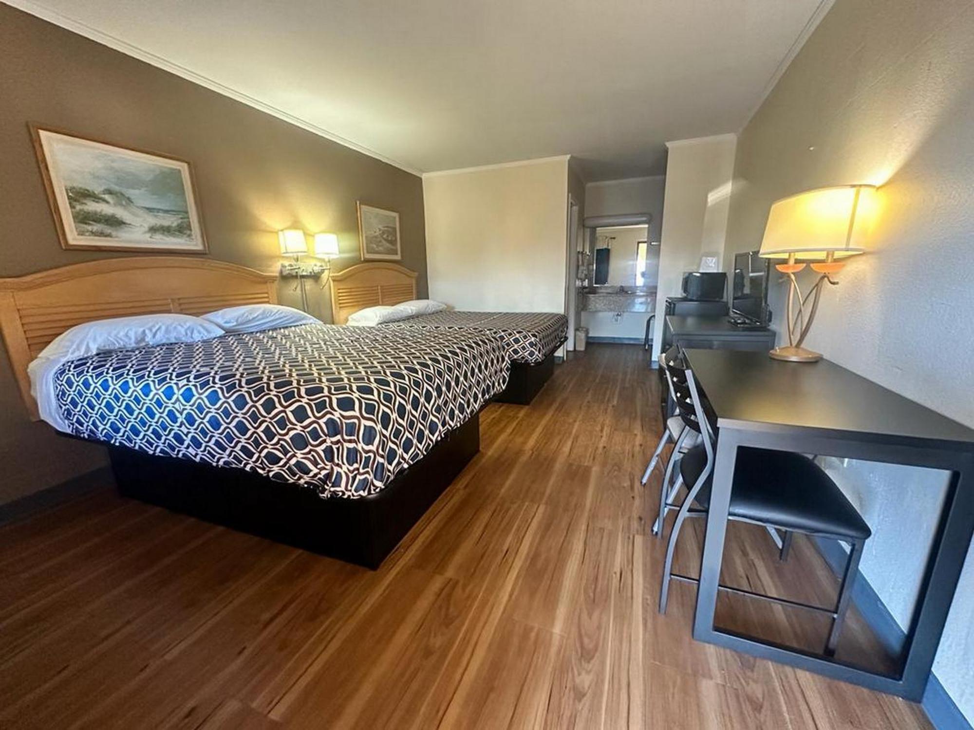 Loyalty Inn Rockingham Bagian luar foto