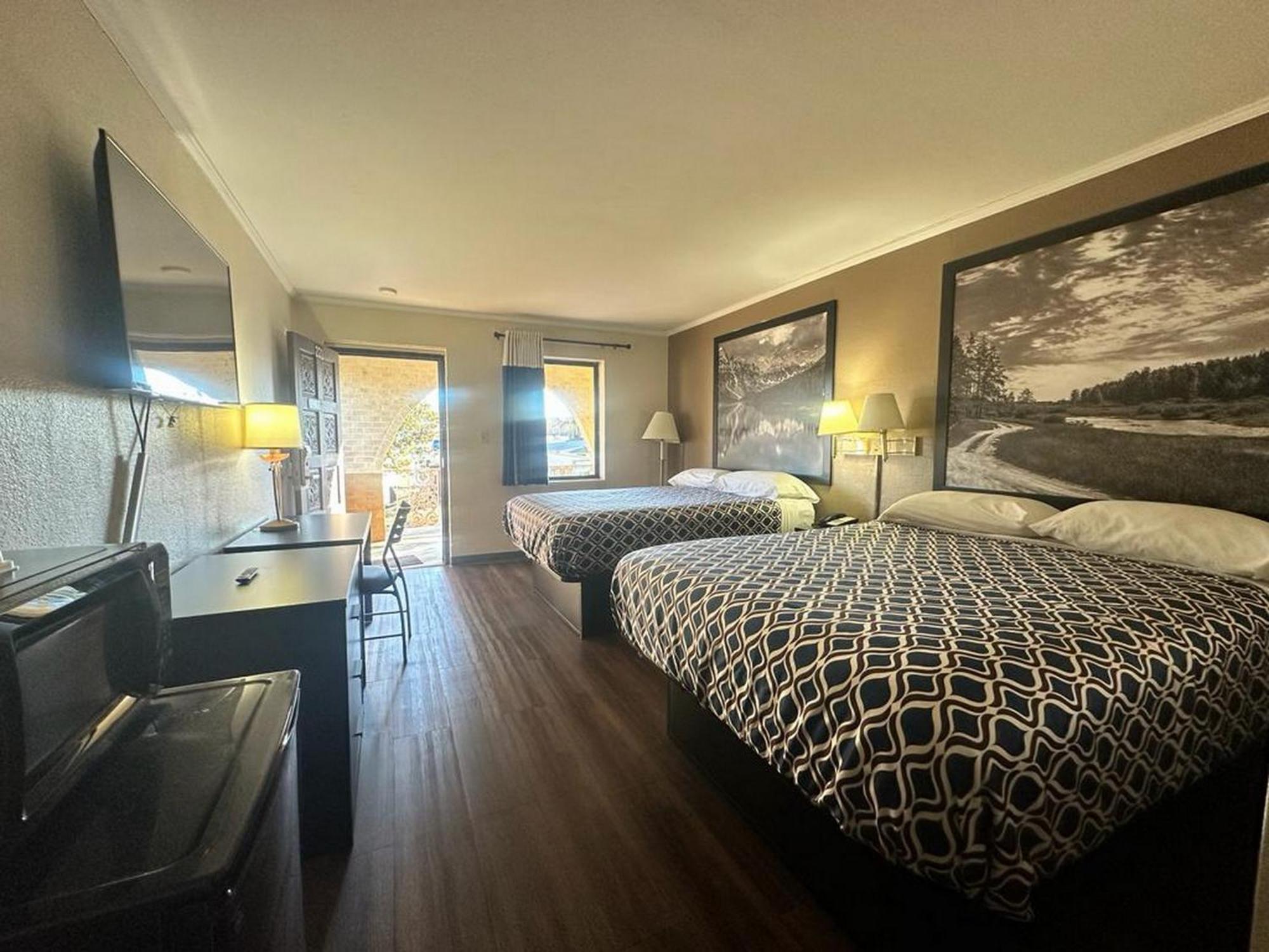 Loyalty Inn Rockingham Bagian luar foto
