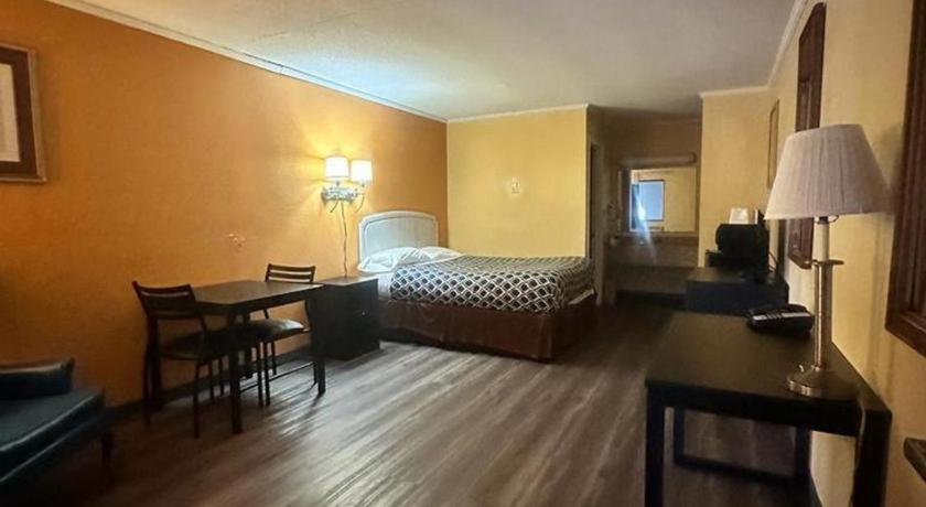 Loyalty Inn Rockingham Bagian luar foto