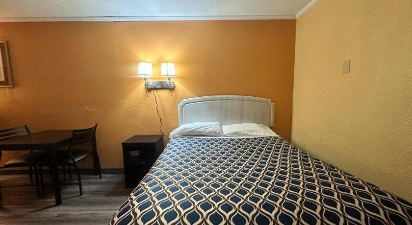 Loyalty Inn Rockingham Bagian luar foto
