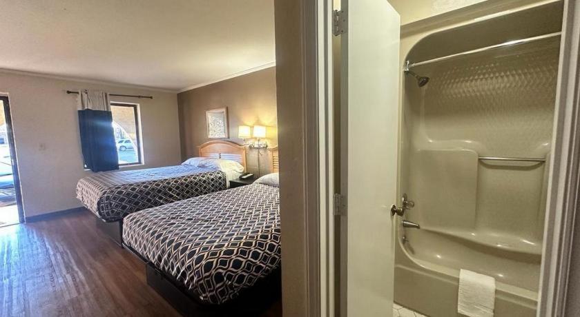 Loyalty Inn Rockingham Bagian luar foto