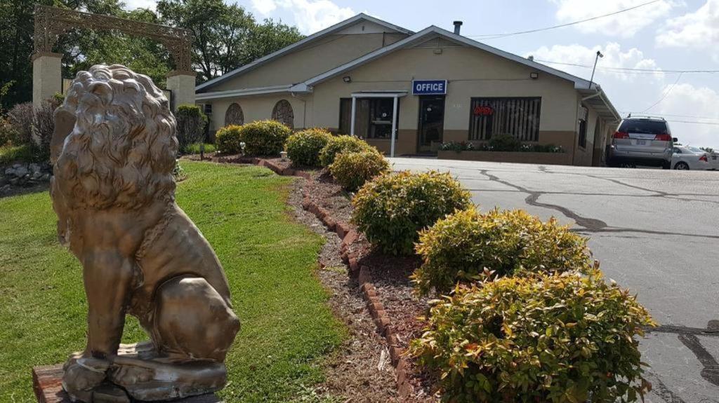 Loyalty Inn Rockingham Bagian luar foto