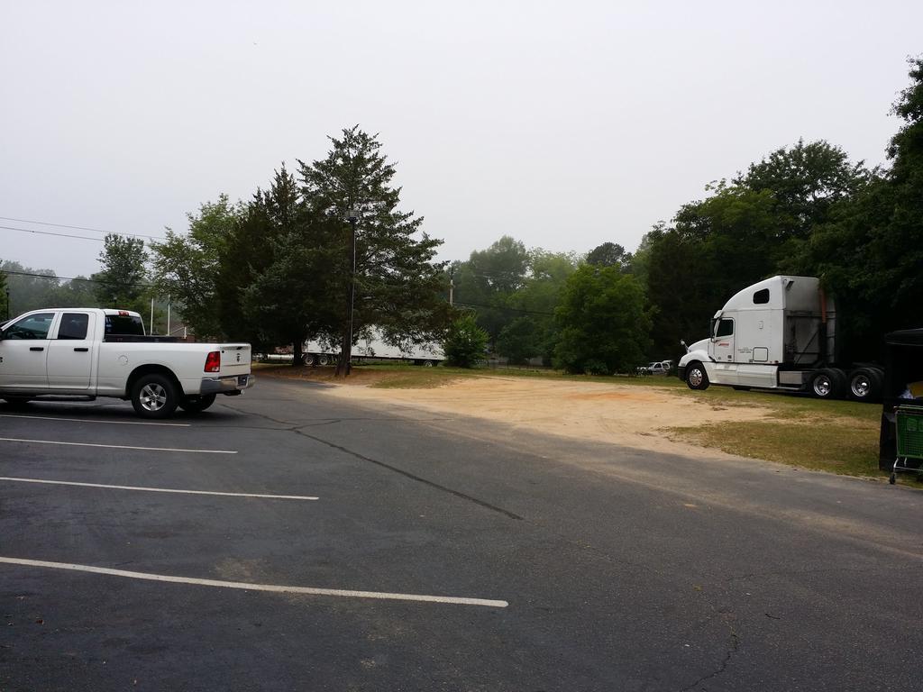 Loyalty Inn Rockingham Bagian luar foto