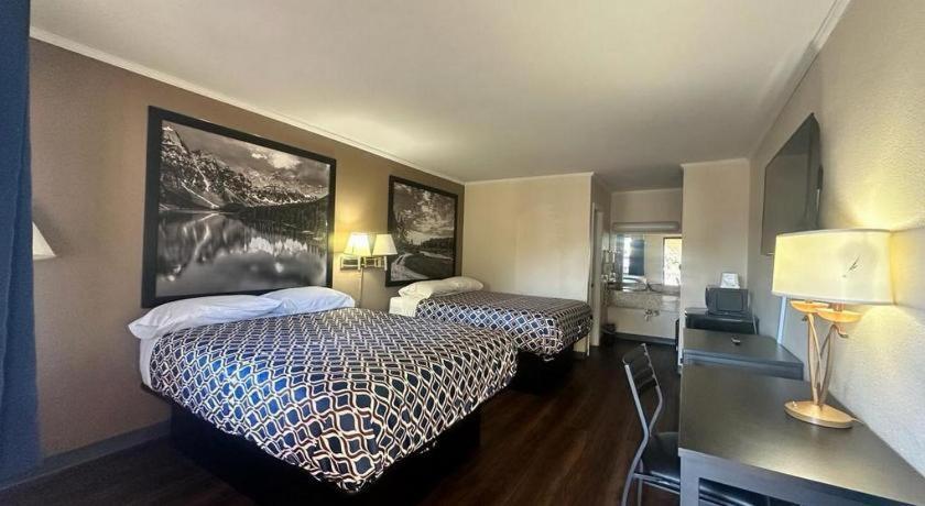 Loyalty Inn Rockingham Bagian luar foto