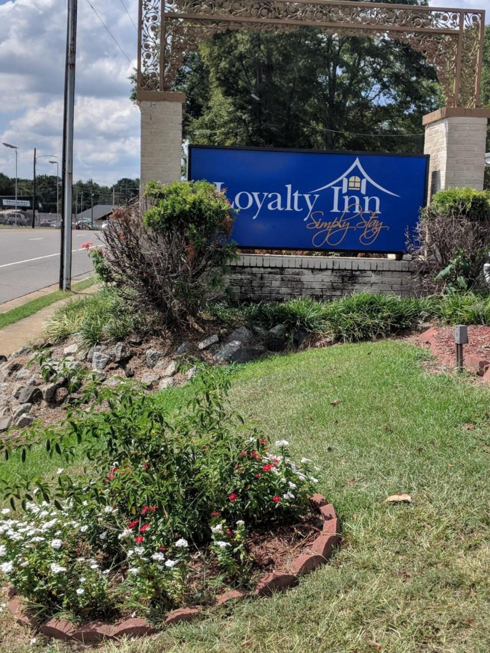Loyalty Inn Rockingham Bagian luar foto
